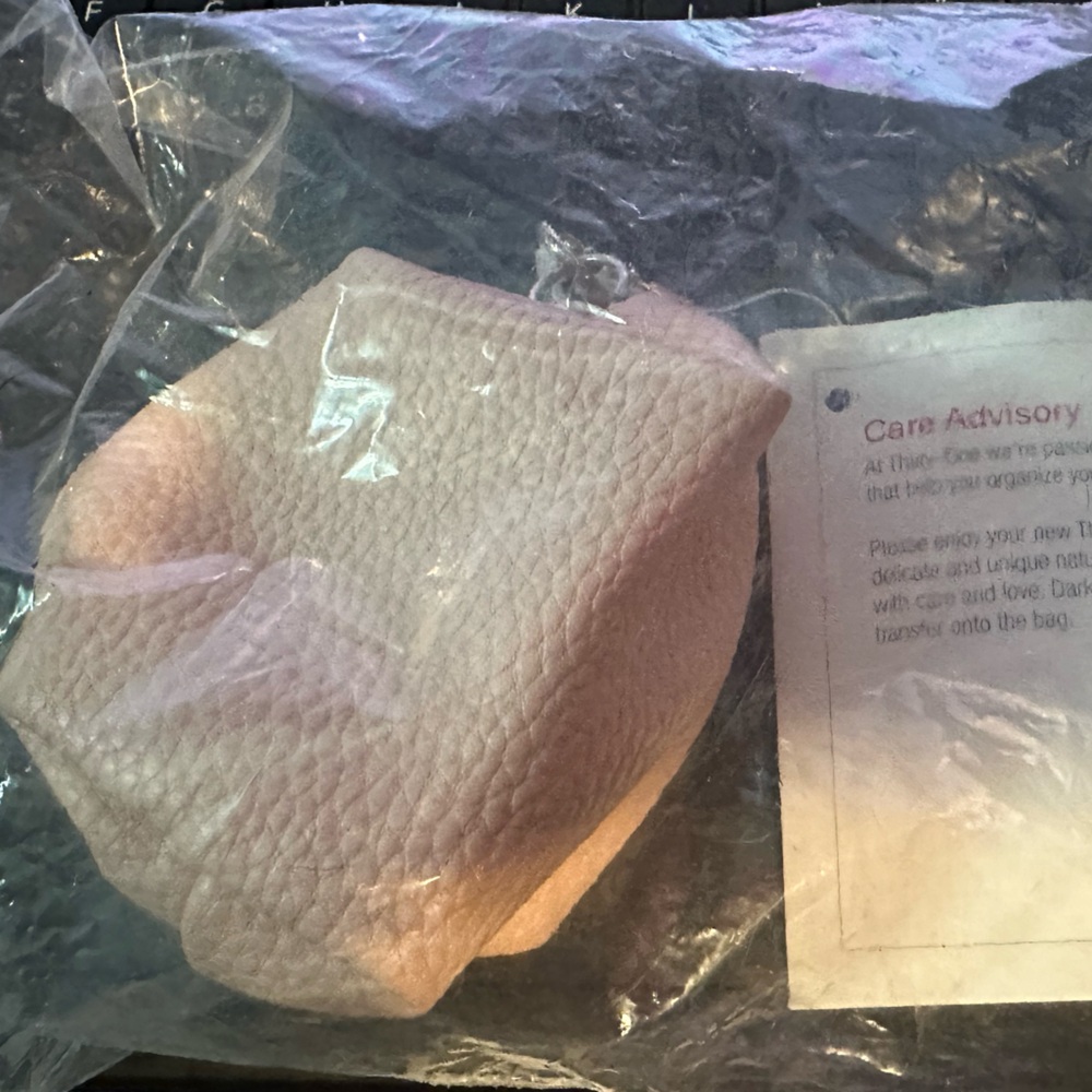 Thirty One Petite Pouf AF54 Rose Blush Pebble NIP FOB key chain Coin Purse